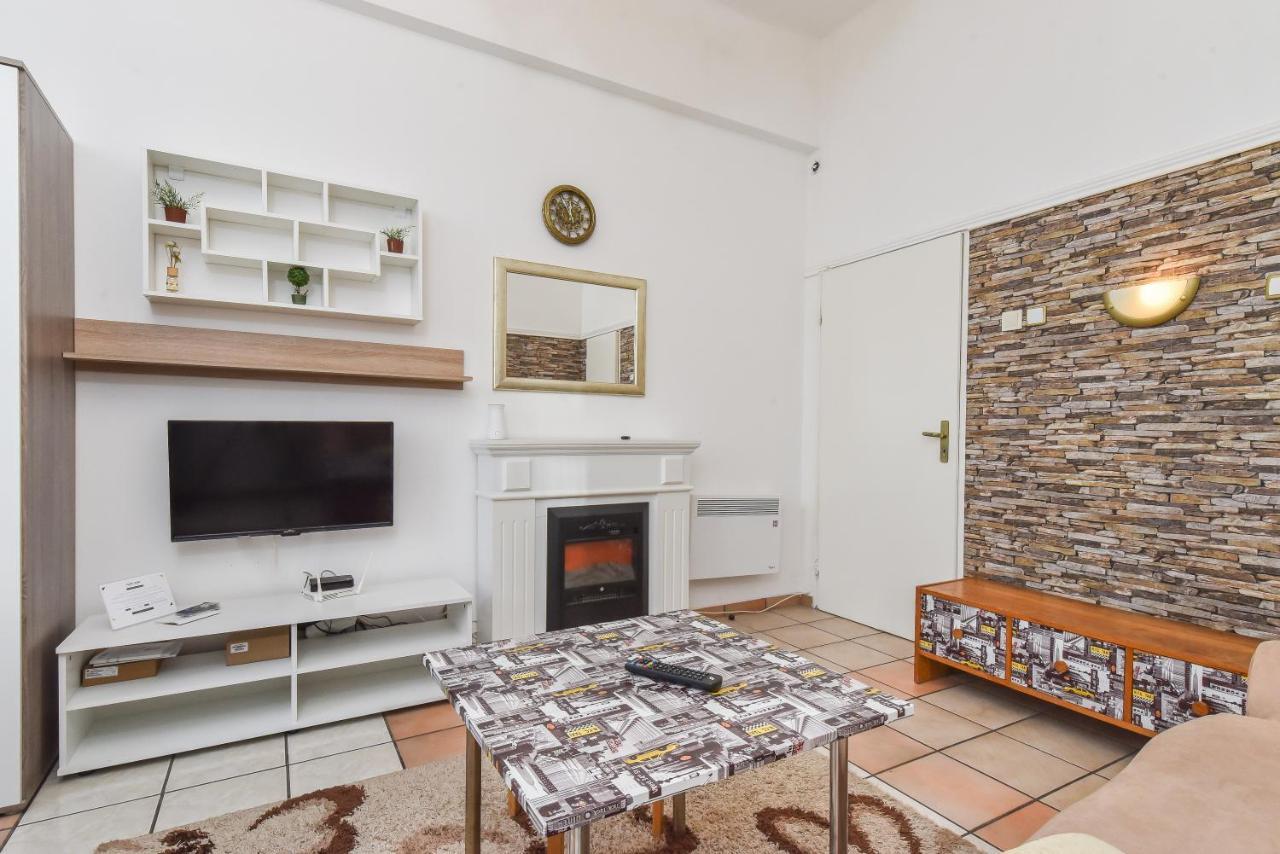 Historical Lion'S Bridge 1-Bedroom Apartment By Flat Mаnager Sofia Esterno foto