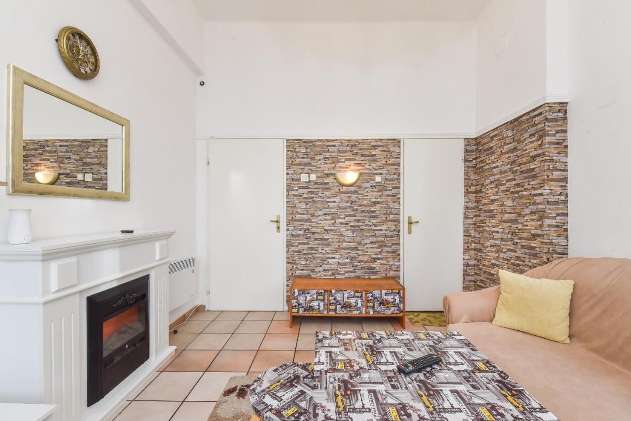 Historical Lion'S Bridge 1-Bedroom Apartment By Flat Mаnager Sofia Esterno foto
